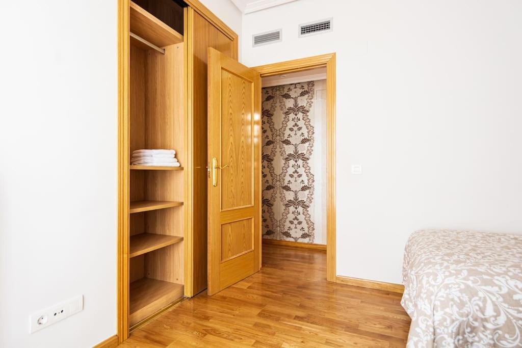 Pasaje De Giles Con Garaje Apartamento Zaragoza