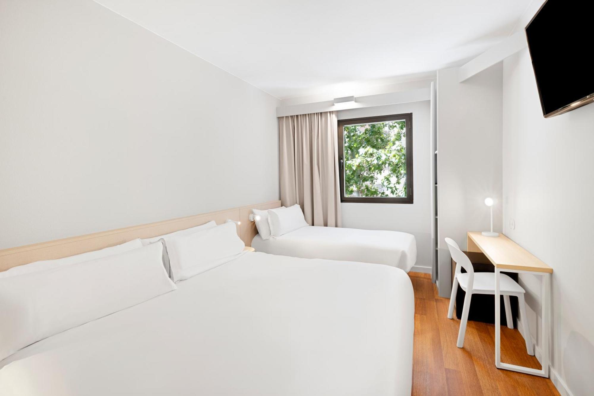Ibis Centro 2*