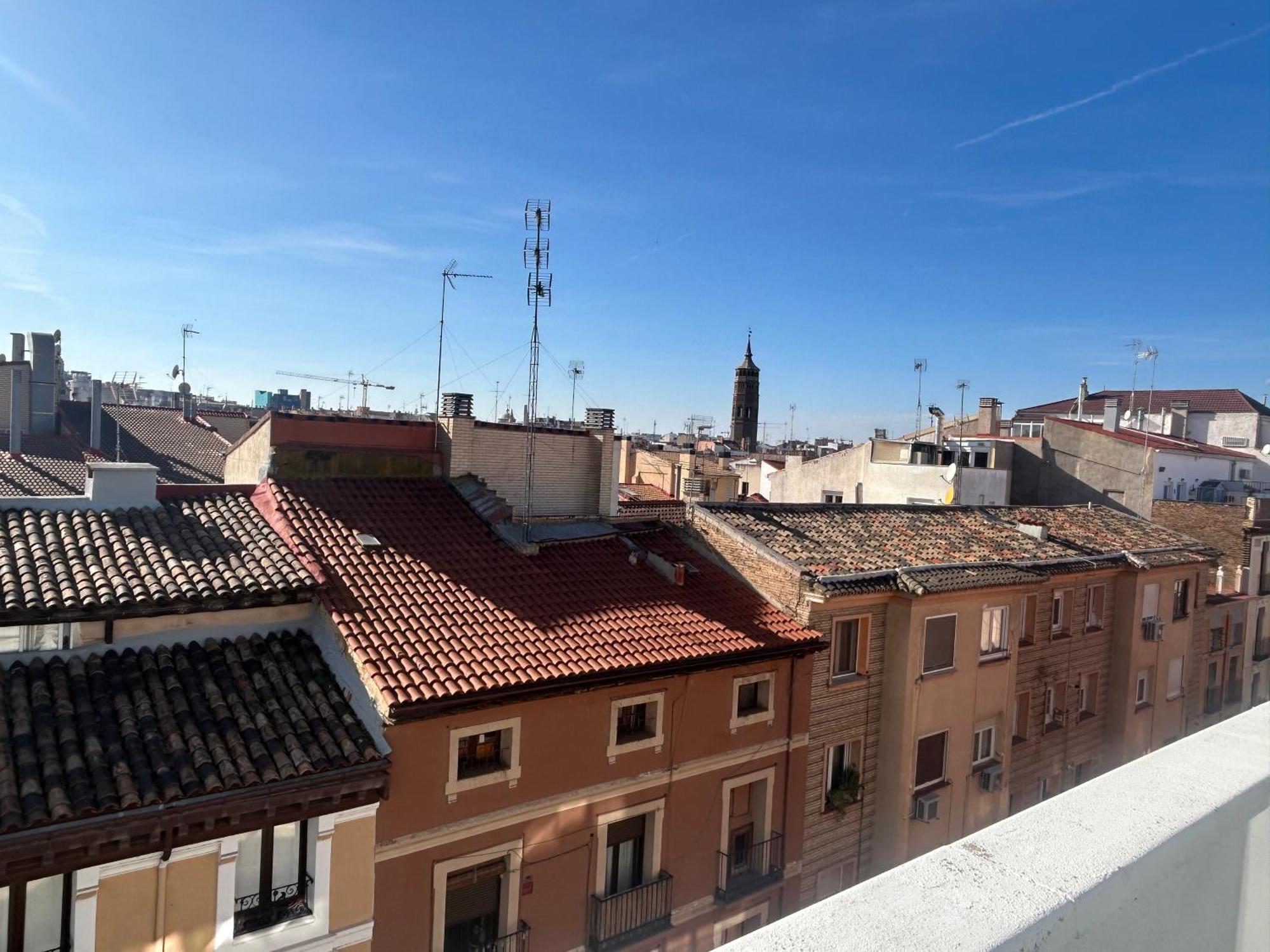 Atico Con Vistas Al Mercado Opcion De Parking *