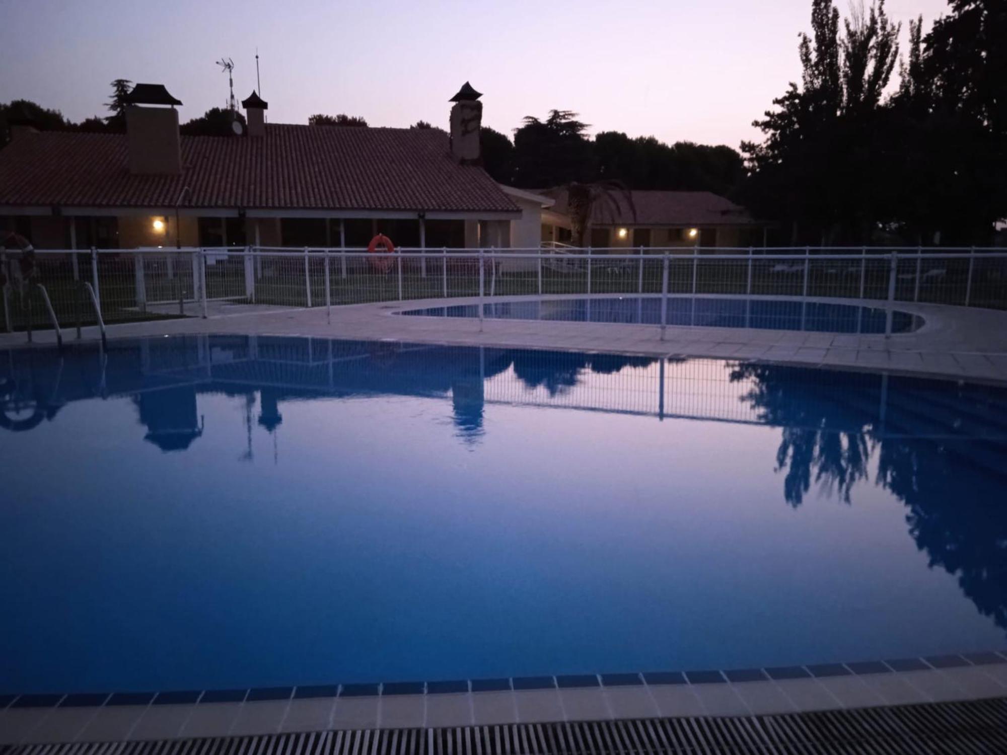 Albergue Zaragoza Camping Hostal Zaragoza
