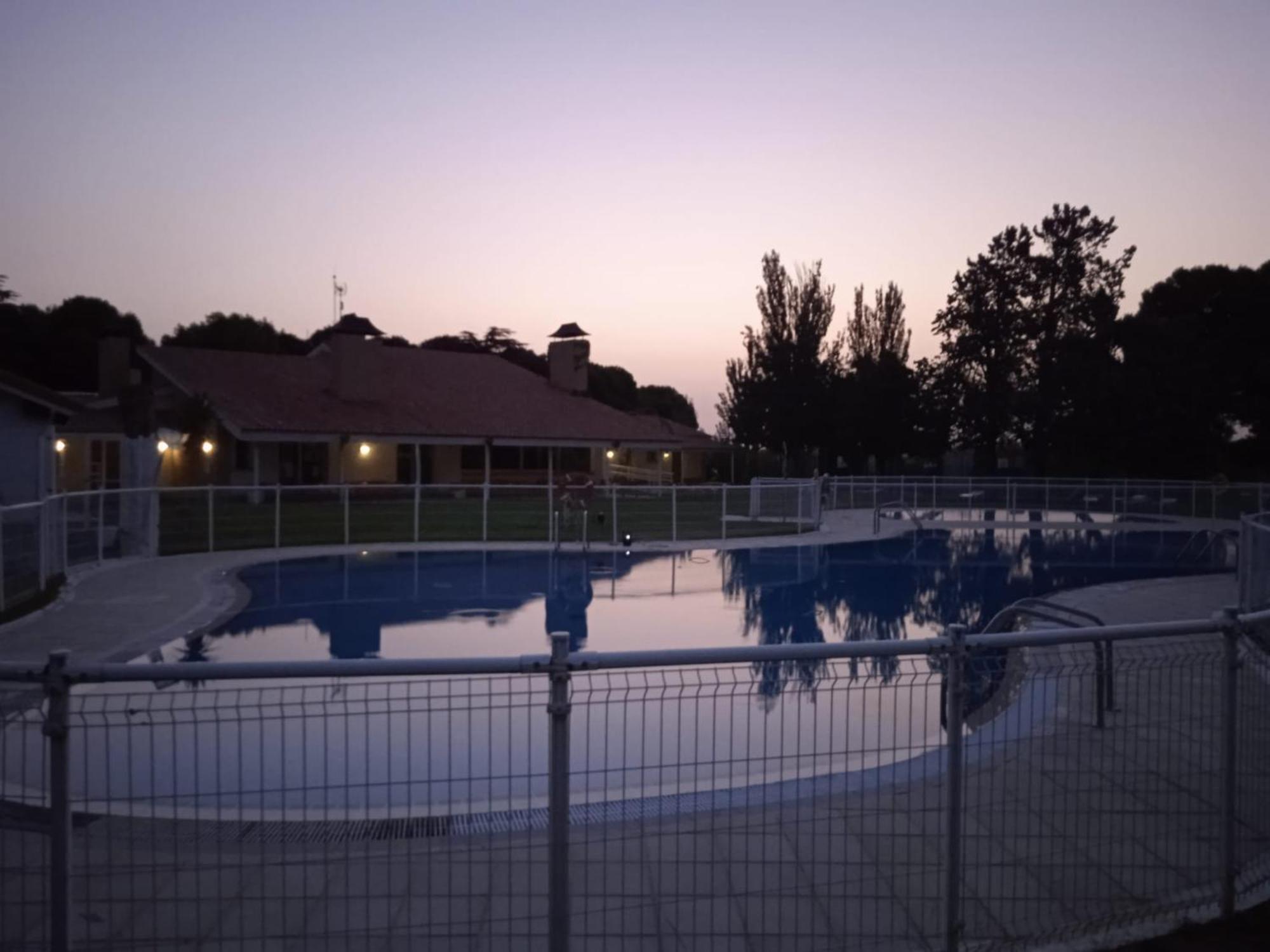 Albergue Zaragoza Camping Hostal *