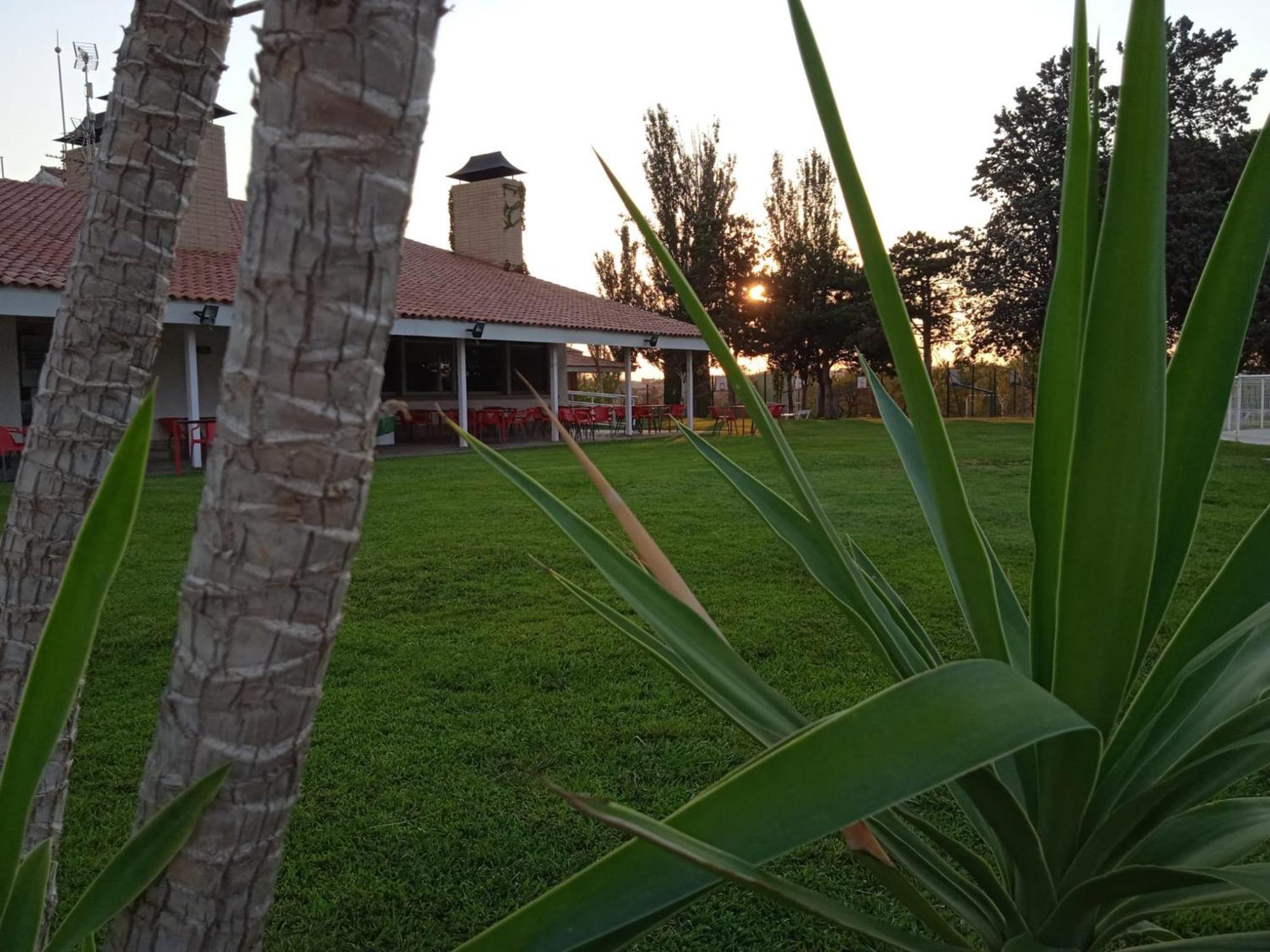 Hostal Albergue Zaragoza Camping Zaragoza