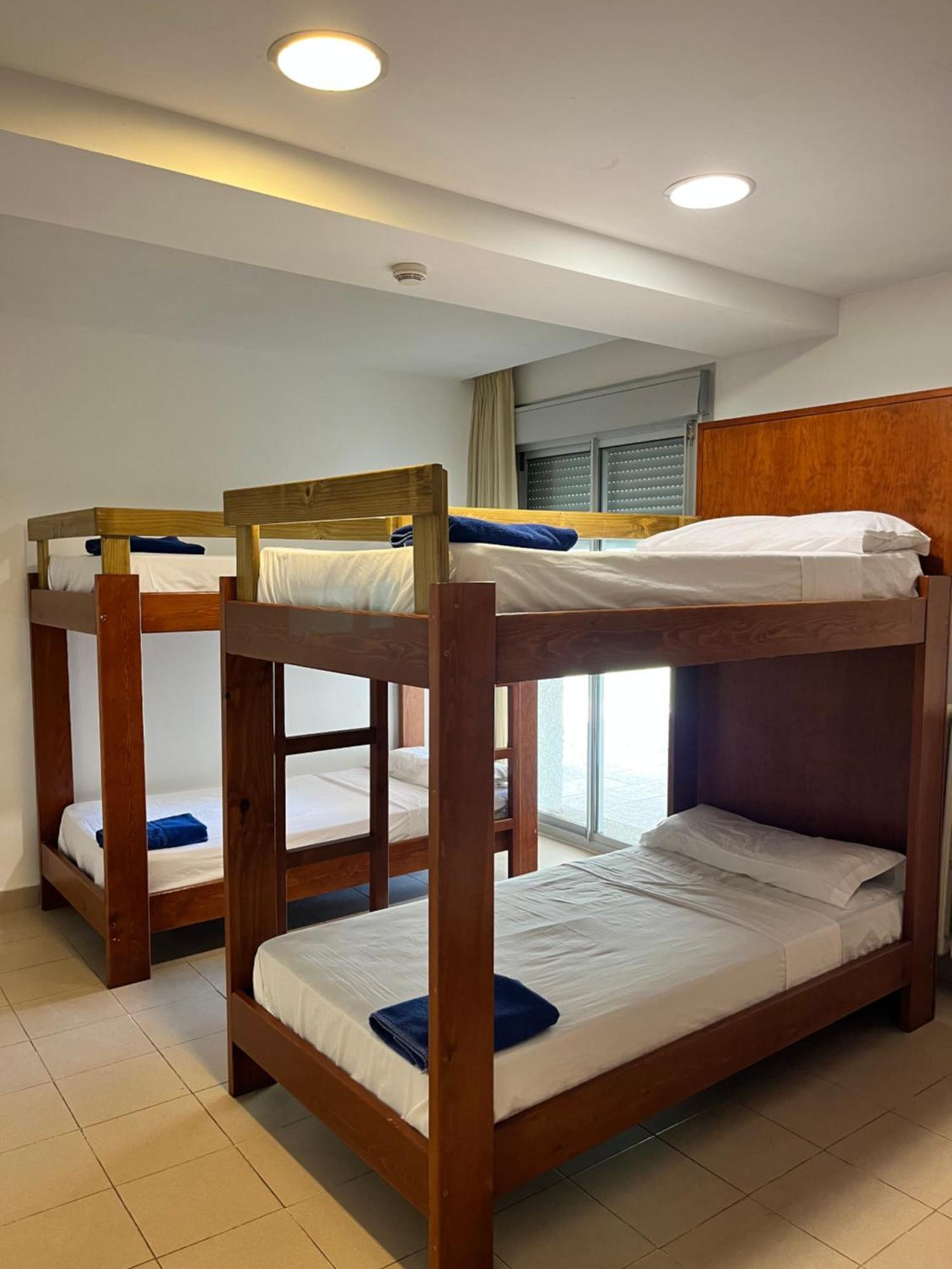 Albergue Zaragoza Camping Hostal *