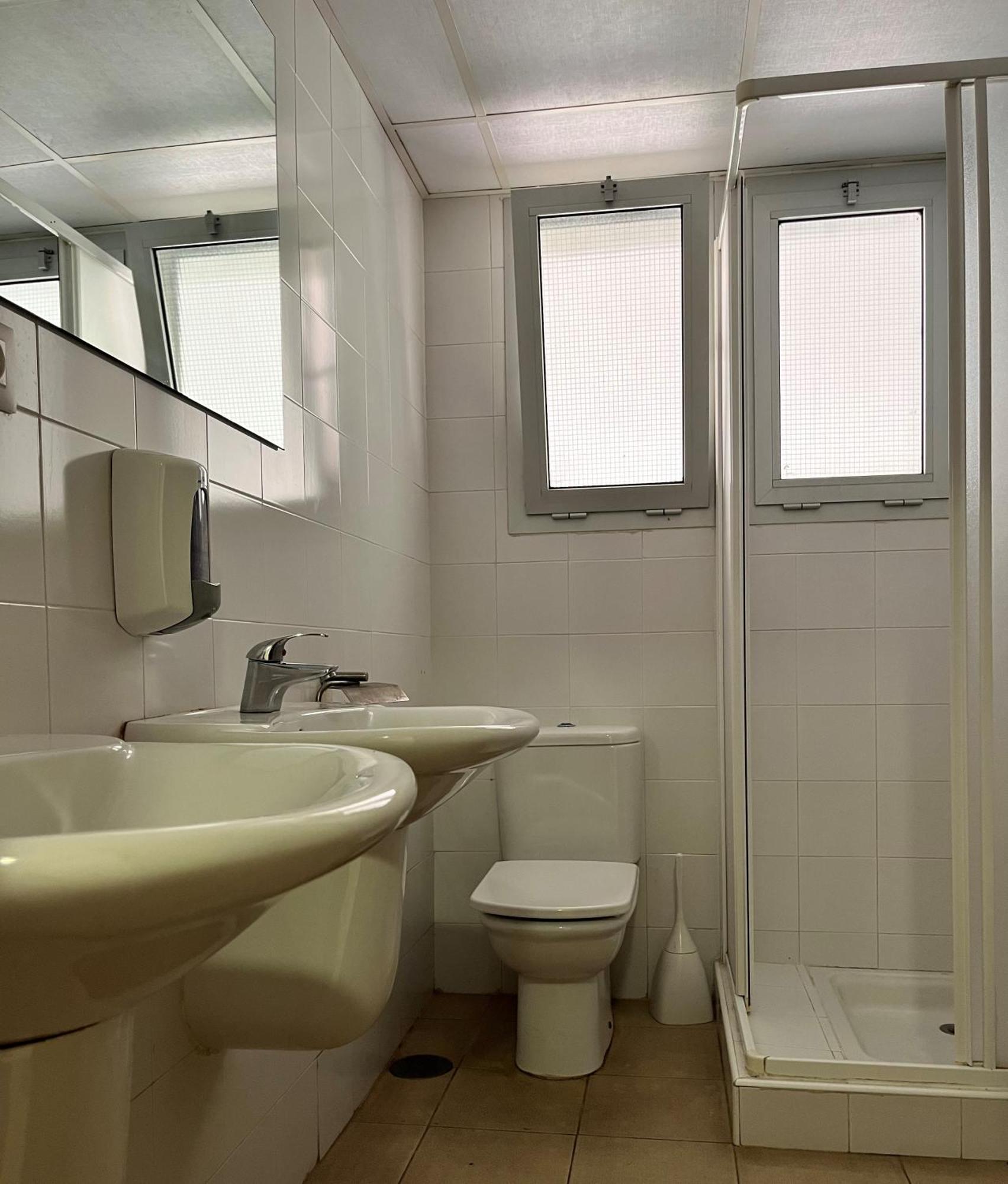 Albergue Zaragoza Camping Hostal Zaragoza