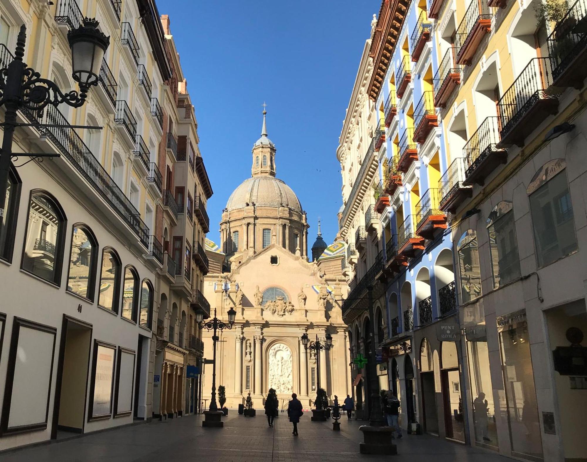 Balcon A La Basilica Del Pilar