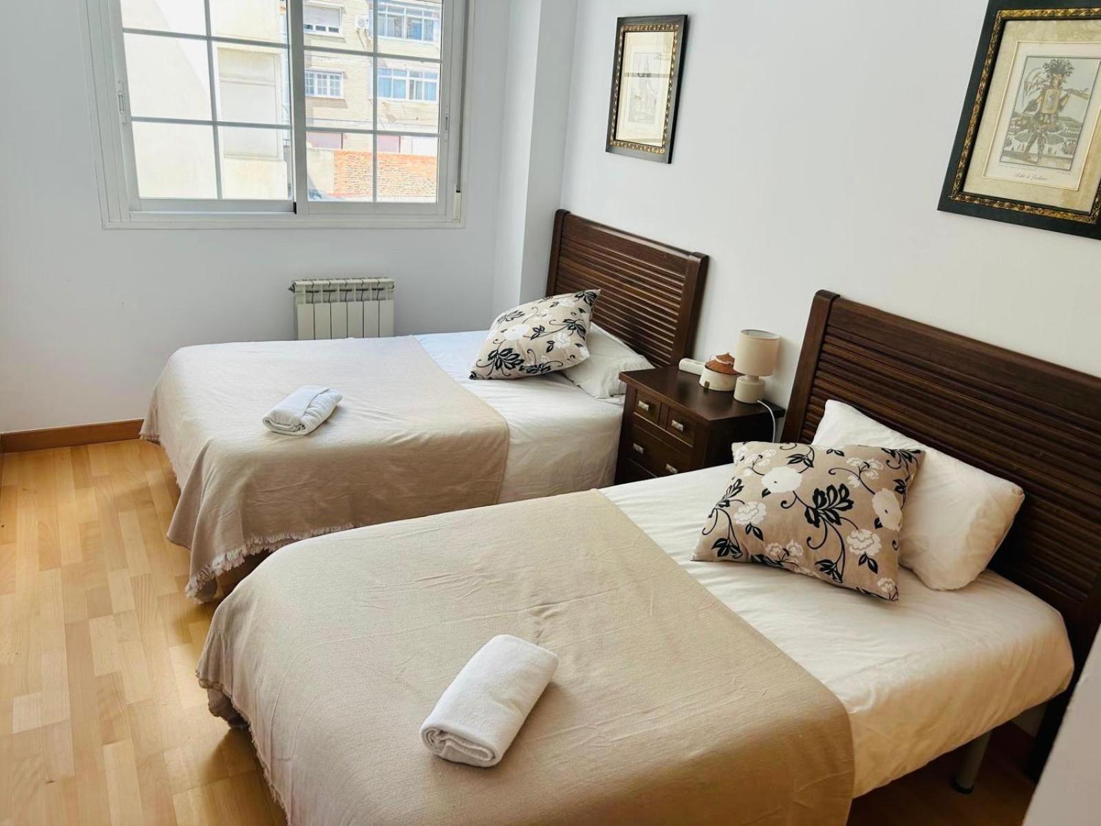 Apartment Miguel Servet Con Garaje Incluido *