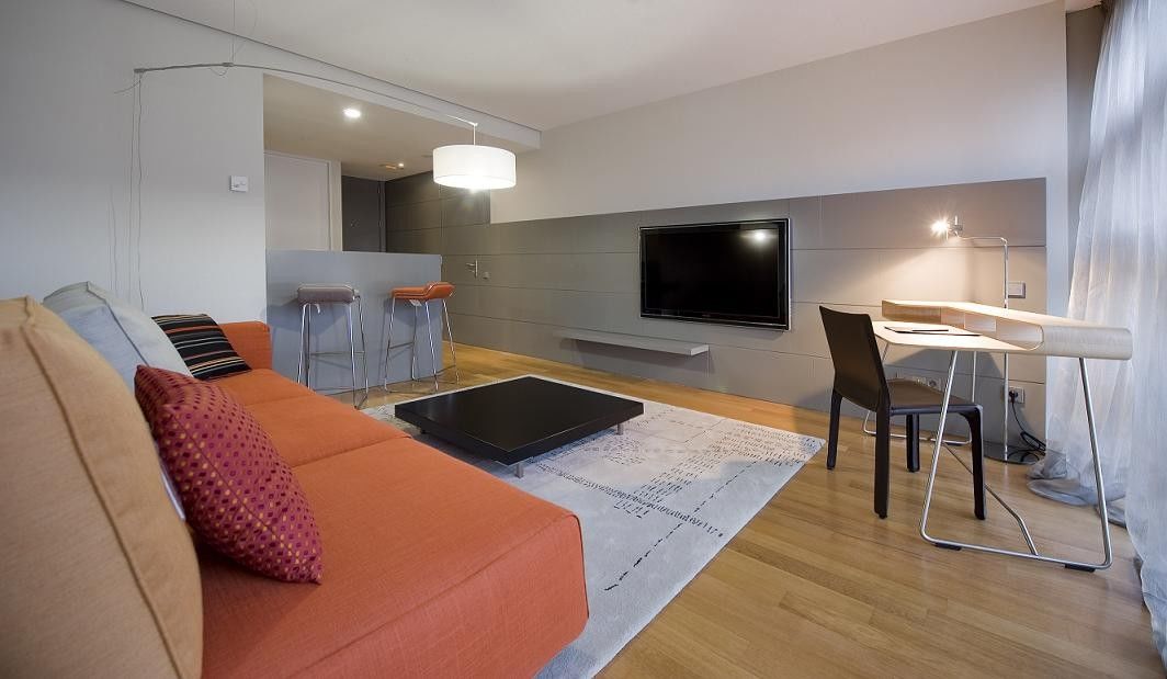 Hotel Reina Petronila 5*