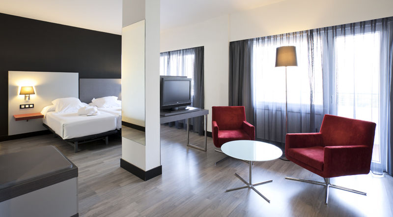 Hotel Ilunion Romareda