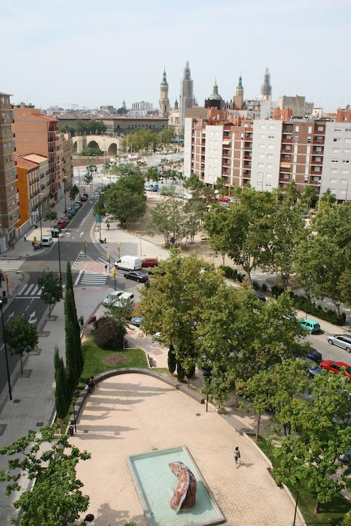Puente De Piedra Zaragoza