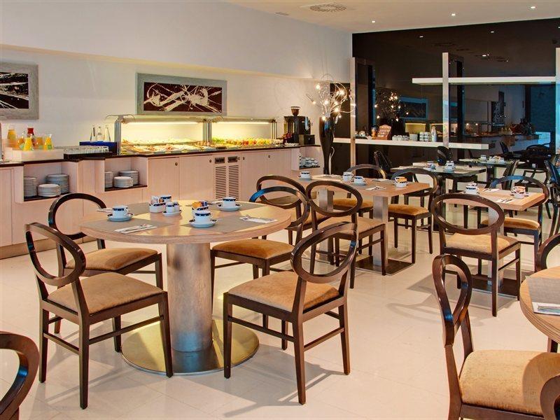 Zentral Ave 4*