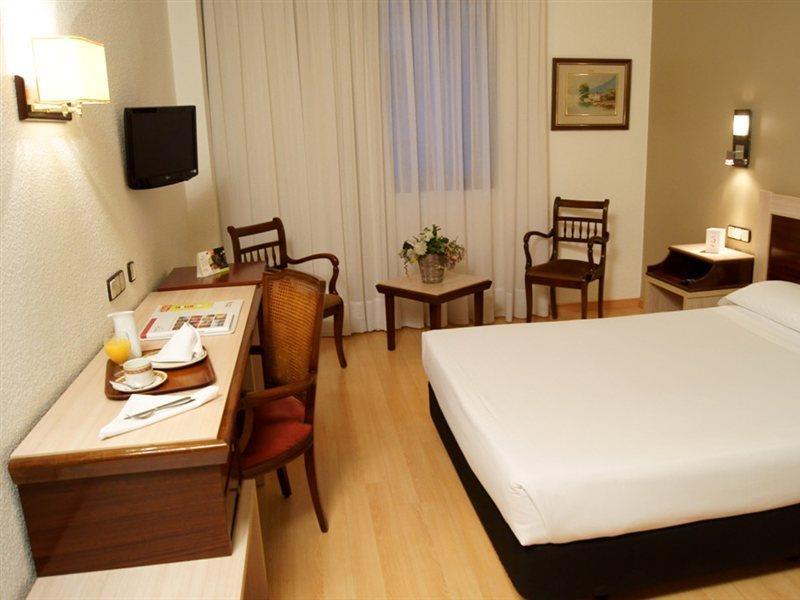 Royal Hotel