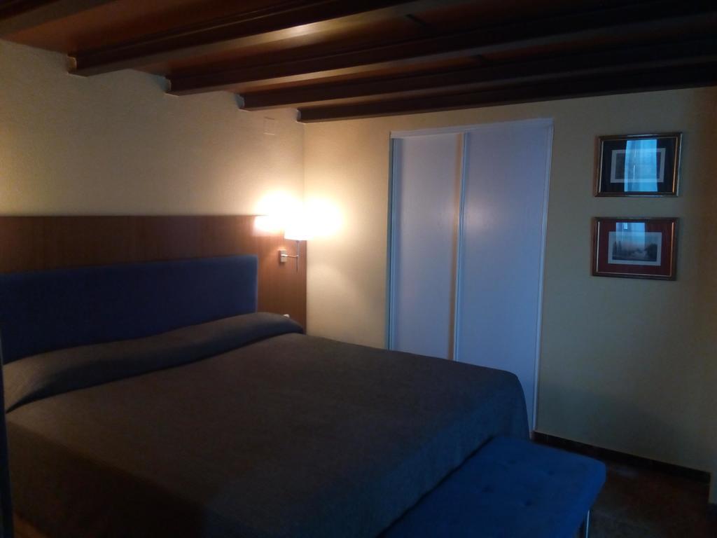 Vtz Orus Factory - Parking Muy Economico Hotel
