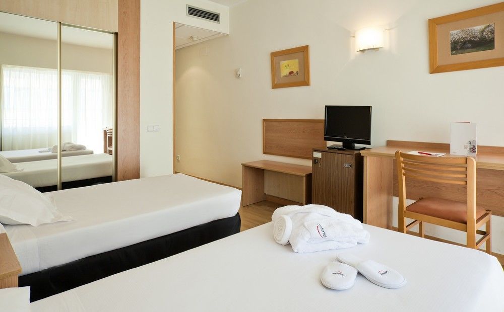 Hotel Ilunion Romareda