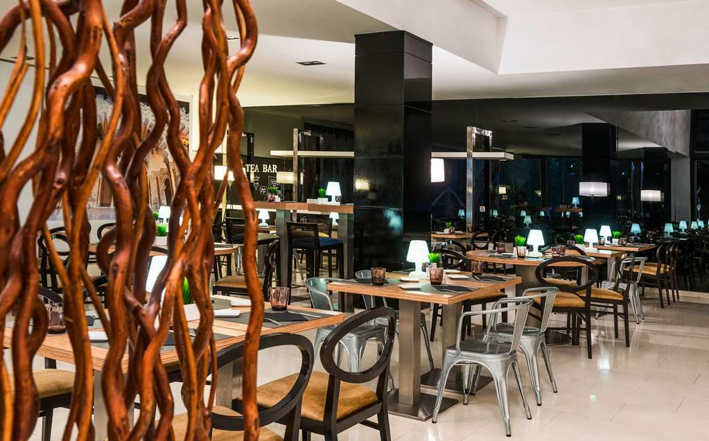 Zentral Ave Hotel