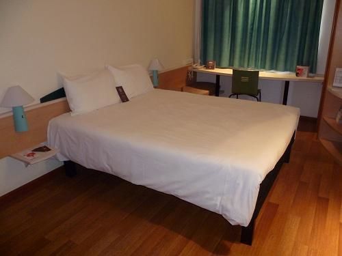 Ibis Centro 2*