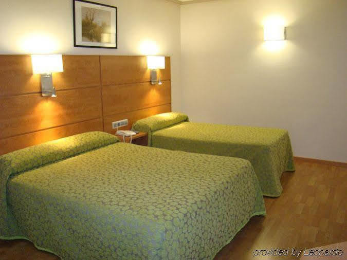 Avenida 3* Zaragoza