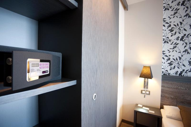 Sercotel Plaza Feria Hotel 4*