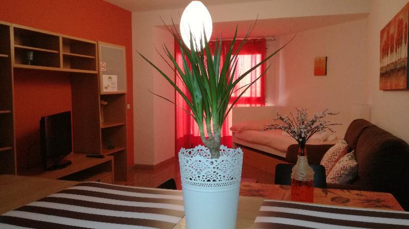 Apartamento Dos Torres Alierta - Edificio De Con Parking Privado Amplios Para Estar Como En Casa Ideal Para Grupos Y Empresas