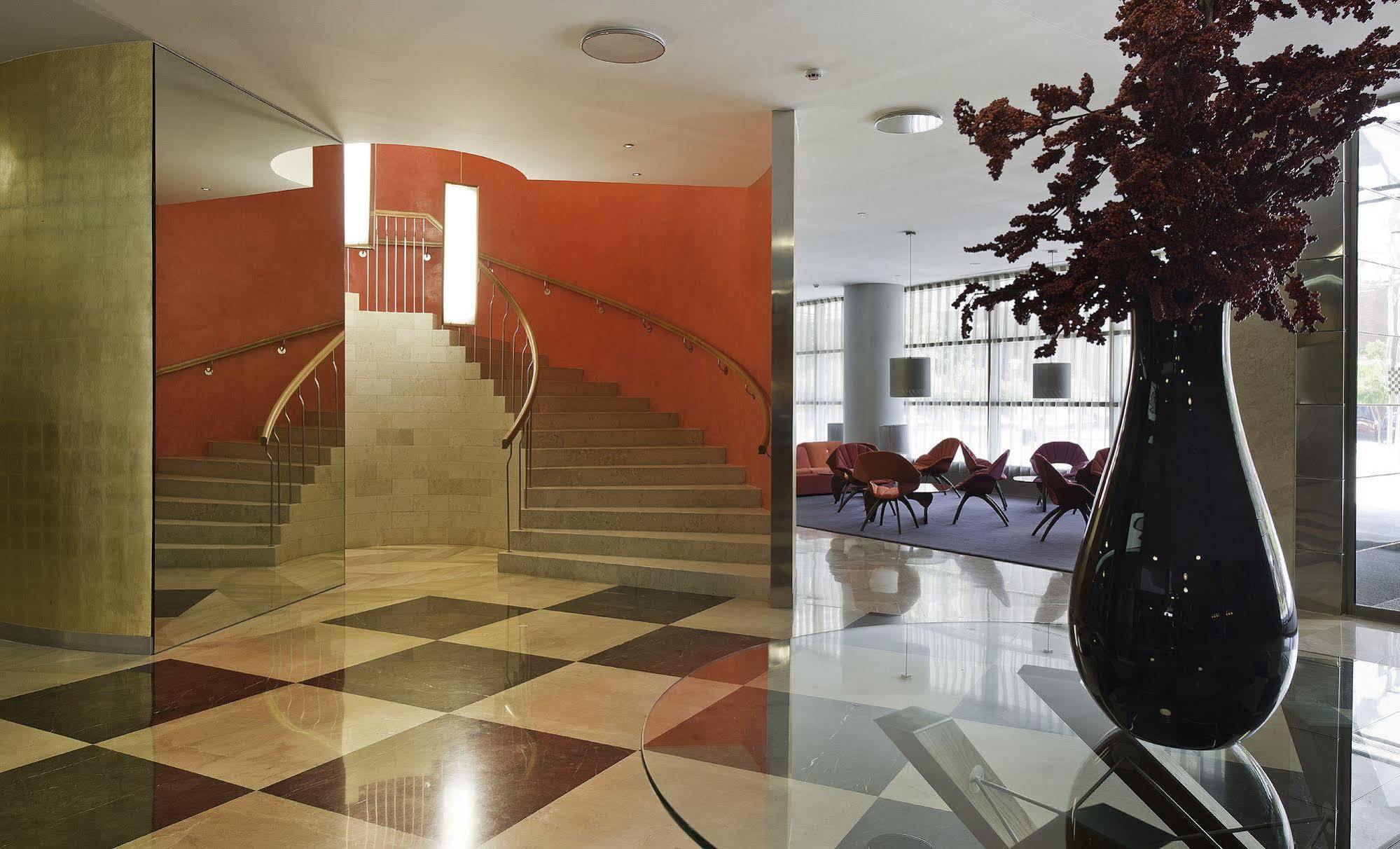 Reina Petronila Hotel 5*