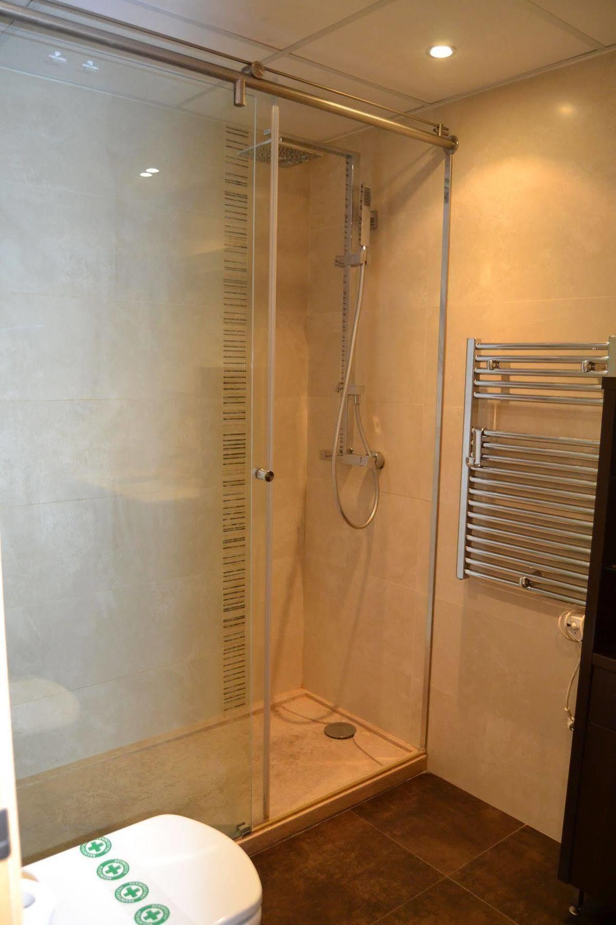Dos Torres Alierta - Edificio De Con Parking Privado Amplios Para Estar Como En Casa Ideal Para Grupos Y Empresas Apartamento *