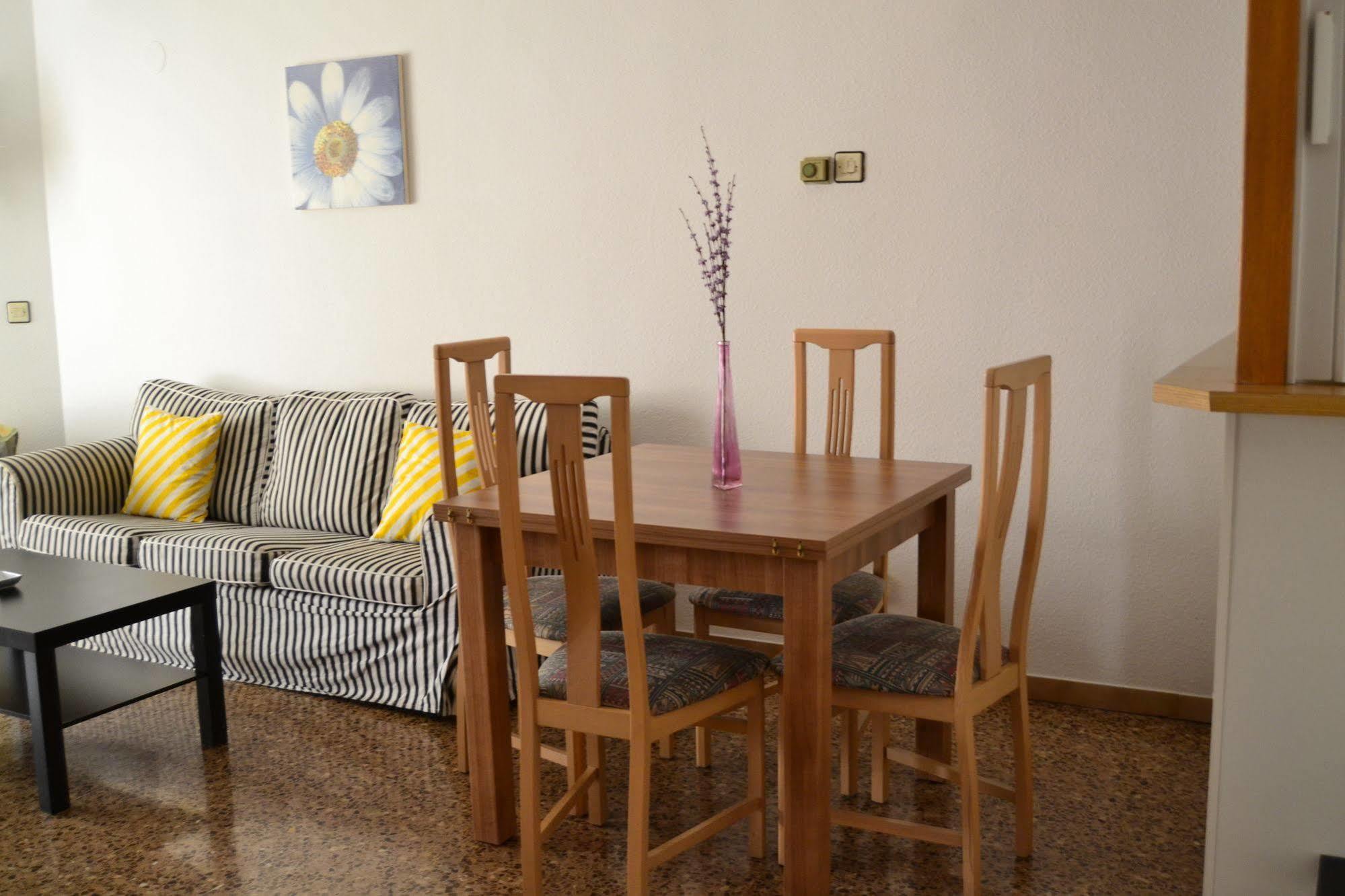 Dos Torres Alierta - Edificio De Con Parking Privado Amplios Para Estar Como En Casa Ideal Para Grupos Y Empresas *