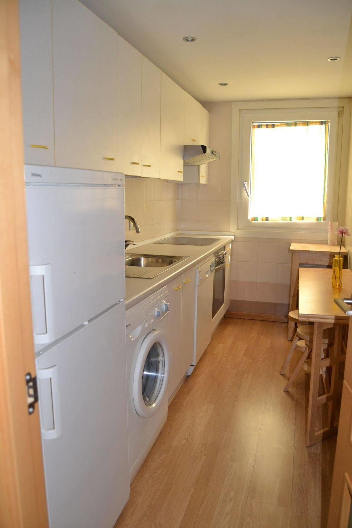 Dos Torres Alierta - Edificio De Con Parking Privado Amplios Para Estar Como En Casa Ideal Para Grupos Y Empresas Apartamento *