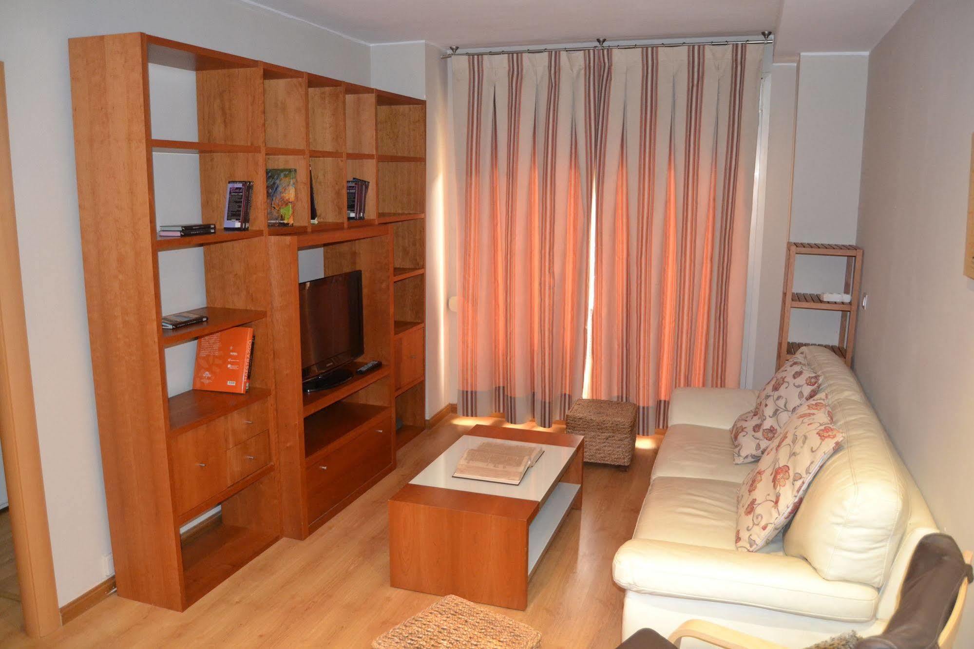 Dos Torres Alierta - Edificio De Con Parking Privado Amplios Para Estar Como En Casa Ideal Para Grupos Y Empresas Apartamento *