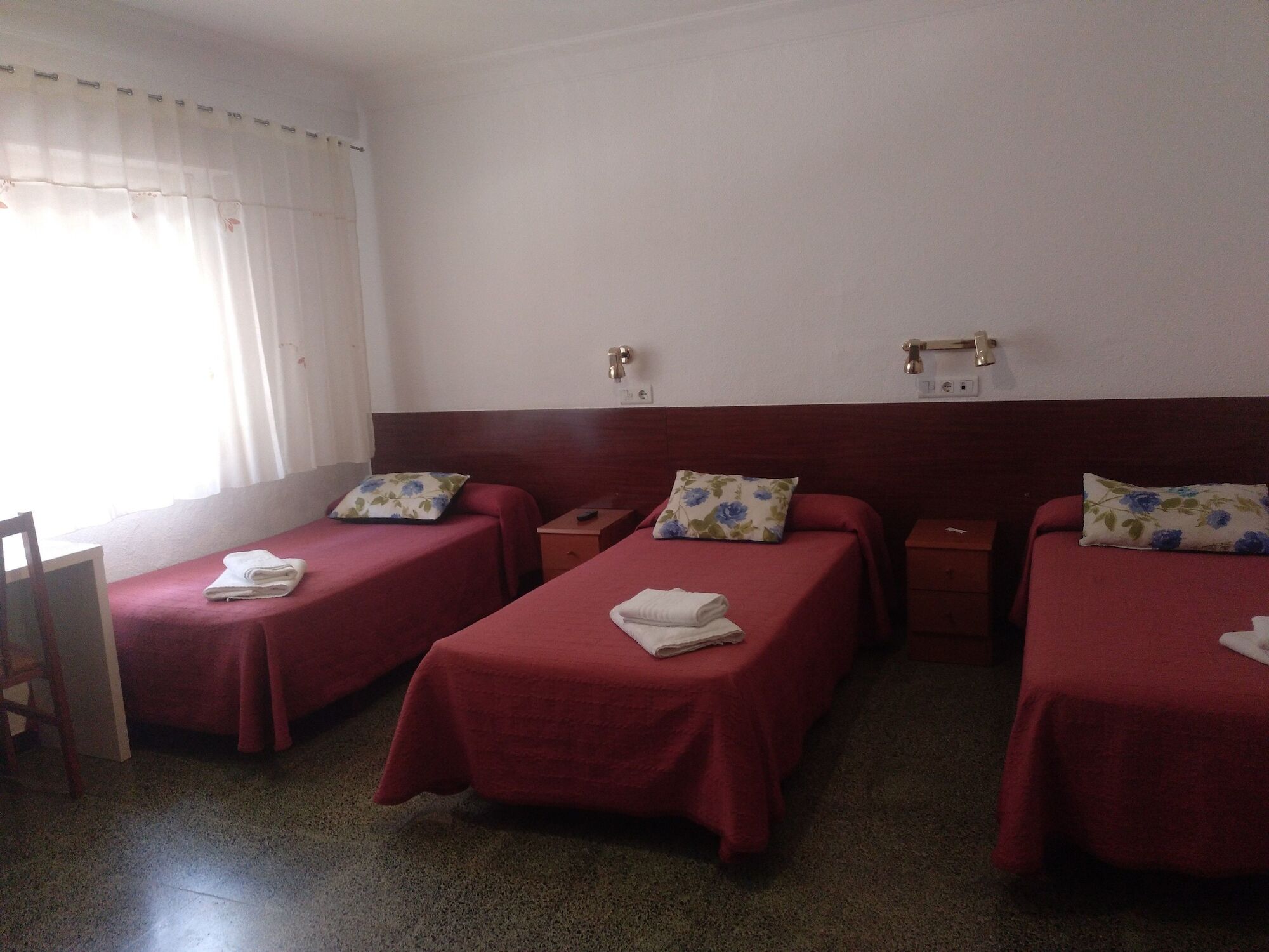 Cumbre Hostal Zaragoza